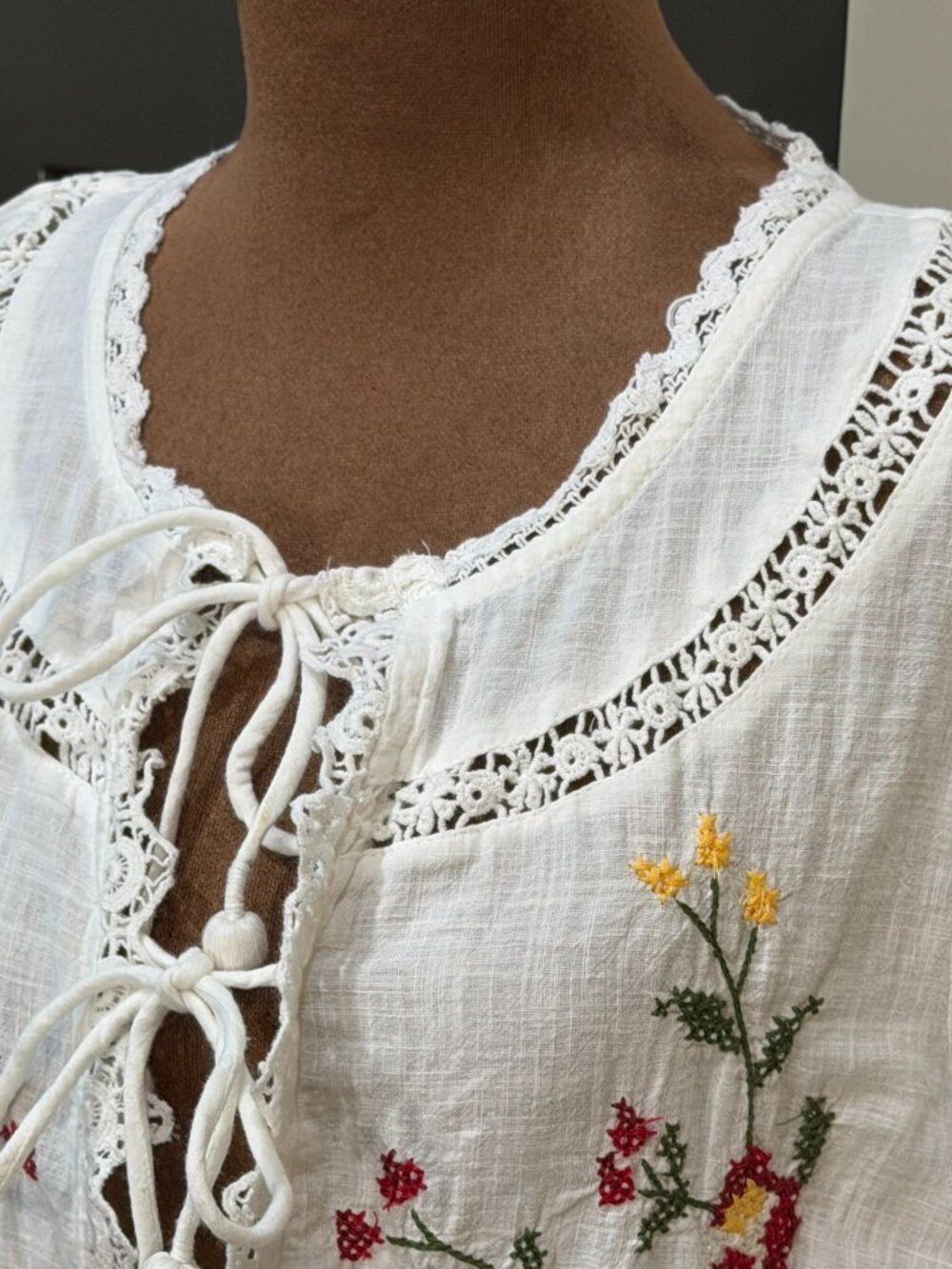 Jennifer & Grace Boho Embroidered Tie‑Front Top –100% Cotton  Sz L Excellent - Picture 9 of 13